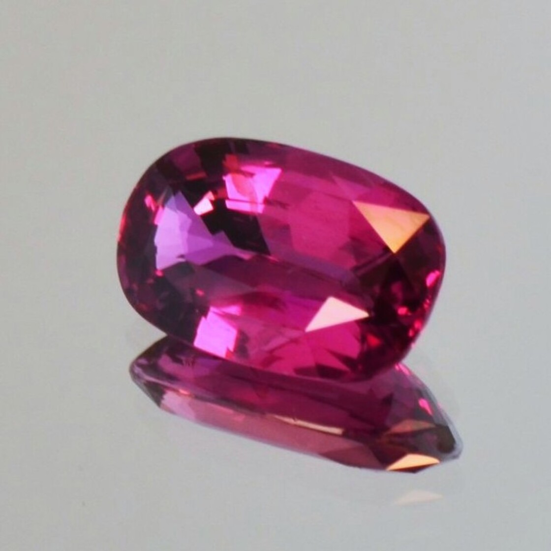 Rubin antikoval pink-purpurrot unbehandelt 3,67 ct.
