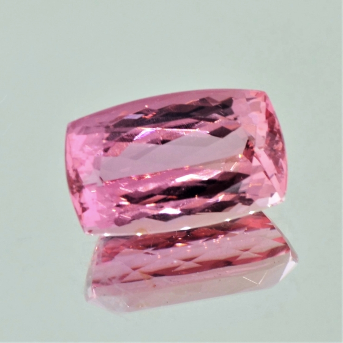 Tourmaline cushion pink 9.75 ct