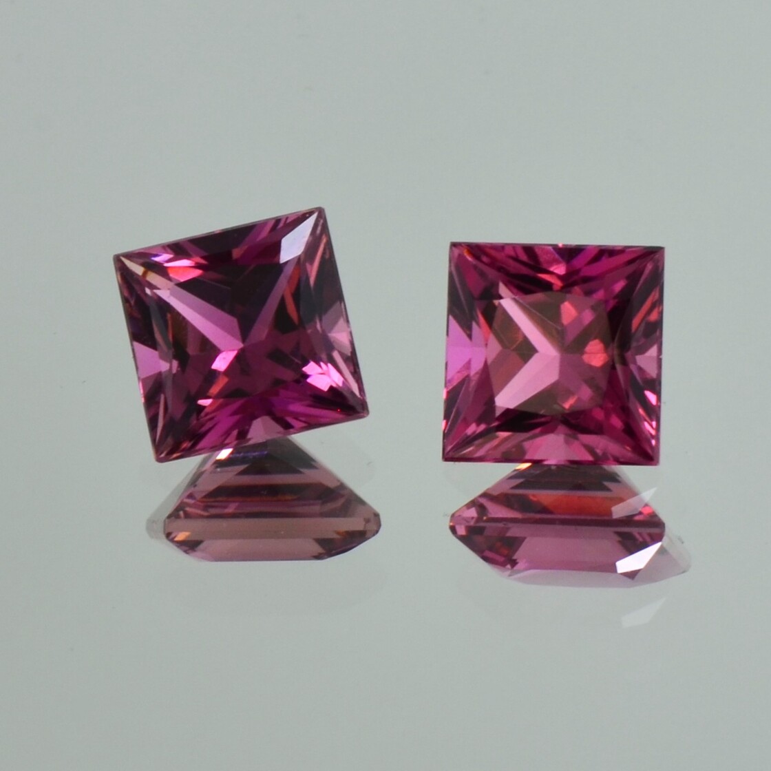 Tourmaline Pair princess purplish pink 5.51 ct