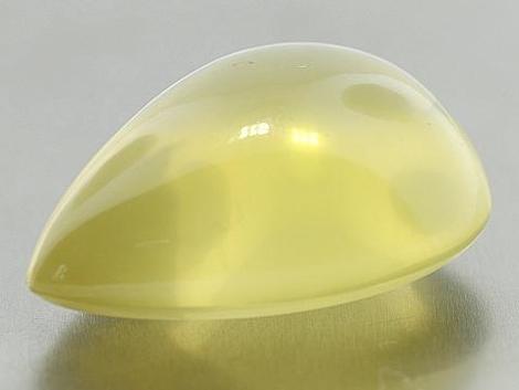 Lemon Quartz cabochon pear 41.78 ct