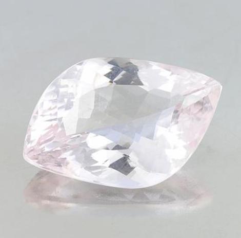 Morganit, Freiform facettiert (13,26 ct.) aus Brasilien (Minas Gerais) Morganit, Freiform facettiert (13,26 ct.) aus Brasilien (Minas Gerais)