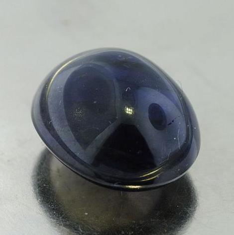 Iolith, Oval Cabochon (12,95 ct.) aus Indien