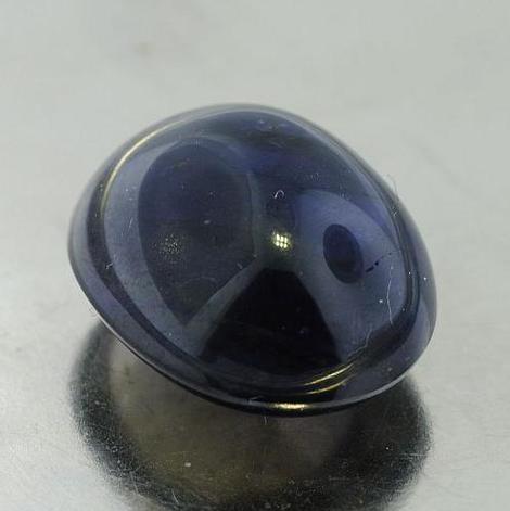Iolith, Oval Cabochon (12,95 ct.) aus Indien Iolith, Oval Cabochon (12,95 ct.) aus Indien