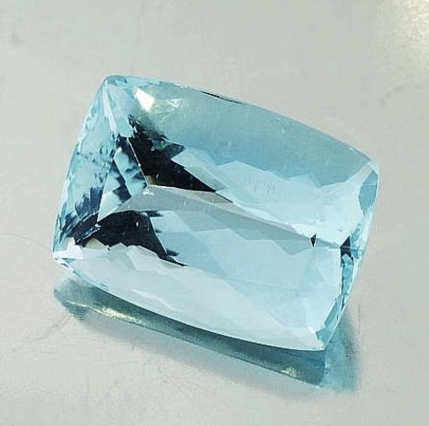 Aquamarin, Antik facettiert (20,10 ct.) aus Brasilien (Minas Gerais) Aquamarin, Antik facettiert (20,10 ct.) aus Brasilien (Minas Gerais)