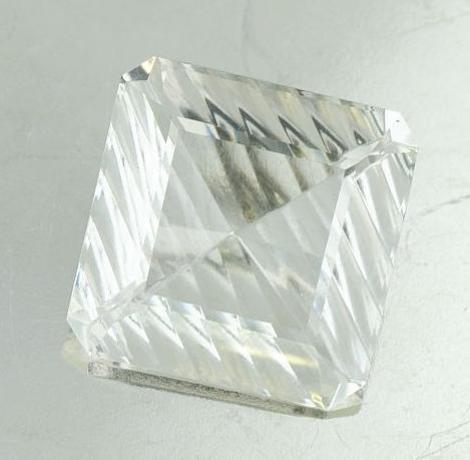 Bergkristall, Achteck Laserschliff (14,04 ct.) aus Brasilien Bergkristall, Achteck Laserschliff (14,04 ct.) aus Brasilien
