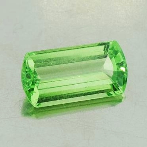 Tsavorit, Tonne facettiert (3,77 ct.) aus Tansania (Merelani Hills) Tsavorit, Tonne facettiert (3,77 ct.) aus Tansania (Merelani Hills)