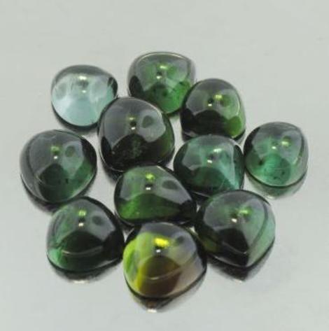 Turmalin Lot, Tropfen Cabochon (23,59 ct.) aus Brasilien Turmalin Lot, Tropfen Cabochon (23,59 ct.) aus Brasilien