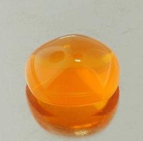 Feueropal, Freiform Cabochon (8,12 ct.) aus Brasilien (Rio Grande do Sul) Feueropal, Freiform Cabochon (8,12 ct.) aus Brasilien (Rio Grande do Sul)