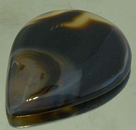 Achat, Tropfen Cabochon (67,36 ct.) aus Brasilien