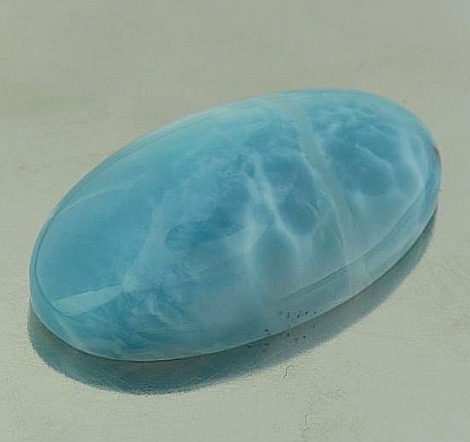 Larimar, Oval Cabochon (45,81 ct.) aus Dominikanische Republik Larimar, Oval Cabochon (45,81 ct.) aus Dominikanische Republik
