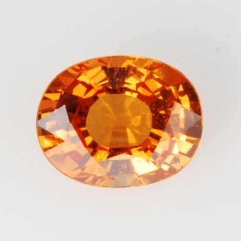 Mandarin Granat, Oval facettiert (5,22 ct.) aus Nigeria (Iseyin) Mandarin Granat, Oval facettiert (5,22 ct.) aus Nigeria (Iseyin)