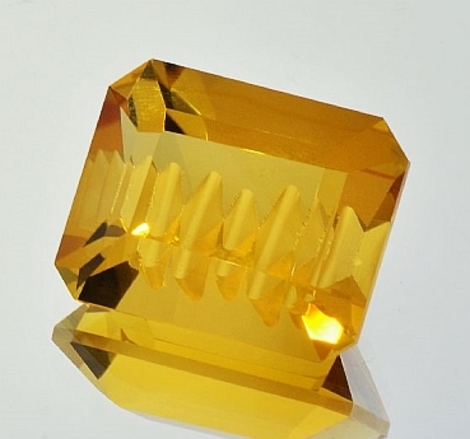 Citrin, Achteck facettiert (42,07 ct.) aus Brasilien (Minas Gerais) Citrin, Achteck facettiert (42,07 ct.) aus Brasilien (Minas Gerais)