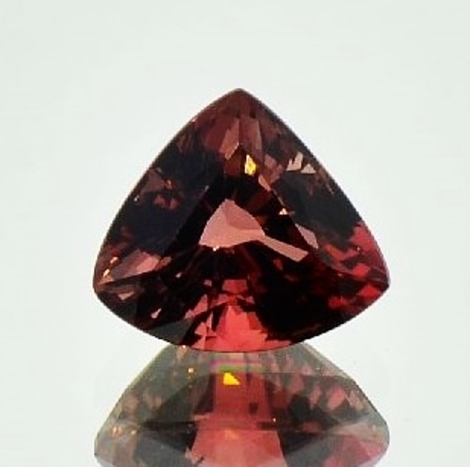 Turmalin, Triangel facettiert (4,13 ct.) aus Nigeria Turmalin, Triangel facettiert (4,13 ct.) aus Nigeria