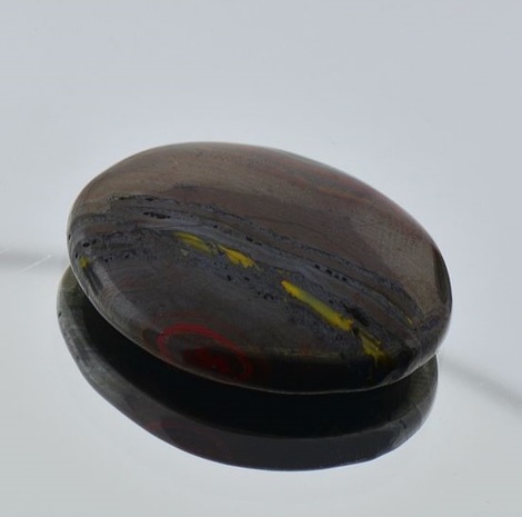 Tigereisen, Oval Cabochon (31,15 ct.) aus Kenia Tigereisen, Oval Cabochon (31,15 ct.) aus Kenia
