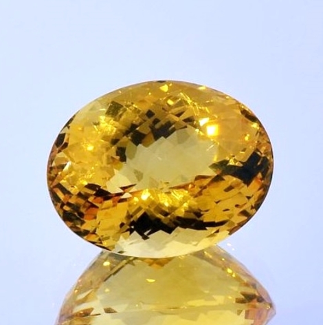 Citrin, Oval facettiert (15,63 ct.) aus Brasilien Citrin, Oval facettiert (15,63 ct.) aus Brasilien