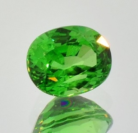Tsavorit, Oval facettiert (2,91 ct.) aus Tansania (Merelani Hills) Tsavorit, Oval facettiert (2,91 ct.) aus Tansania (Merelani Hills)