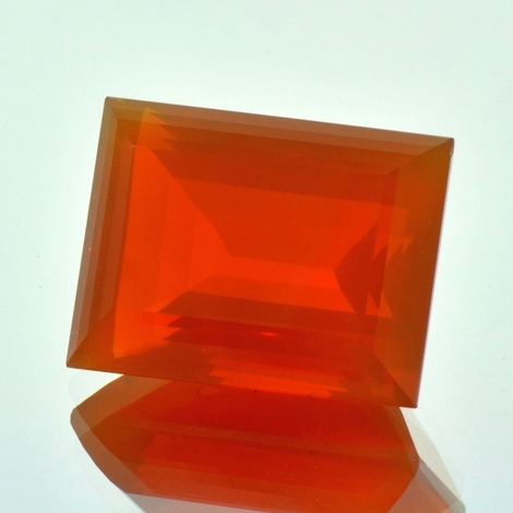 Feueropal, Rechteck facettiert (33,52 ct.) aus Mexiko Feueropal, Rechteck facettiert (33,52 ct.) aus Mexiko
