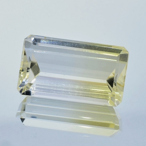 Bicolor-Quarz octagon 27,37 ct Bicolor-Quarz octagon 27,37 ct