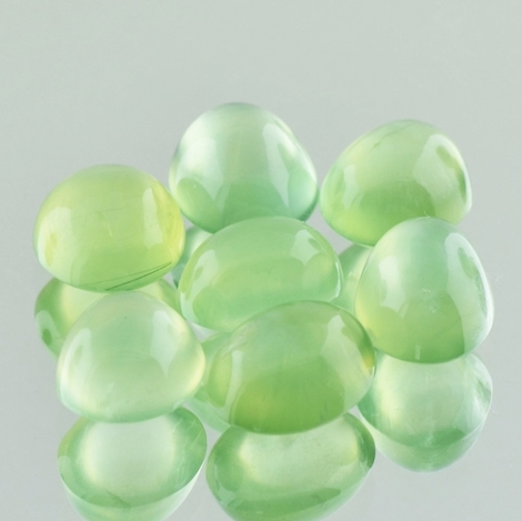 Prehnit Lot, Oval Cabochon (28,52 ct.) aus China Prehnit Lot, Oval Cabochon (28,52 ct.) aus China