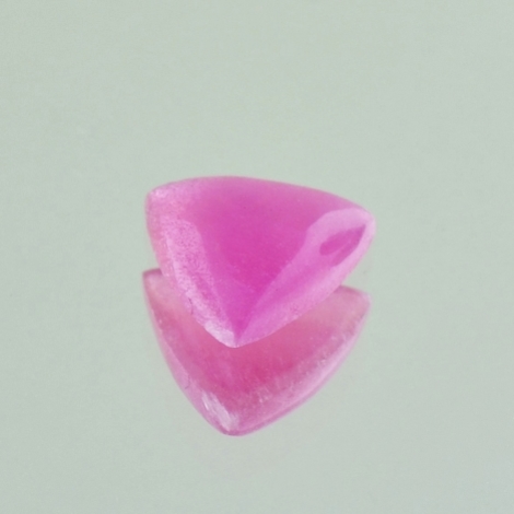 Turmalin, Triangel Cabochon (3,76 ct.) aus Brasilien Turmalin, Triangel Cabochon (3,76 ct.) aus Brasilien