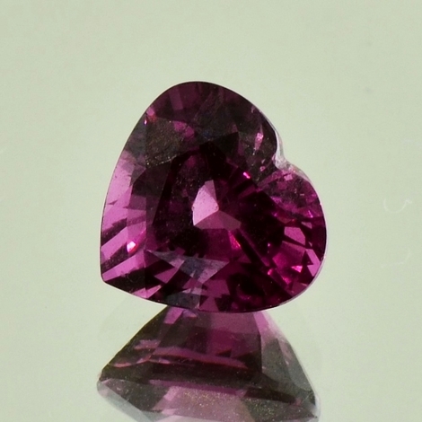 Granat - Rhodolith, Herz facettiert (5,01 ct.) aus Mosambik (Manica)