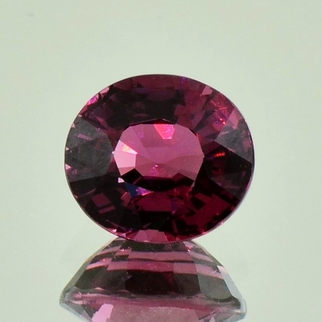 Rhodolith, Oval facettiert (4,43 ct.) aus Tansania (Kangala) Rhodolith, Oval facettiert (4,43 ct.) aus Tansania (Kangala)