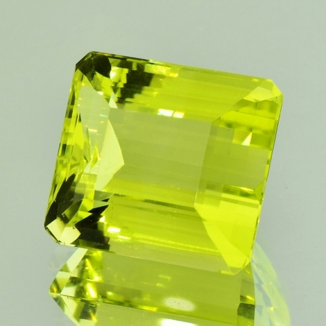 Lemon-Quarz, Achteck facettiert (27,49 ct.) aus Brasilien (Goiás, Ouro Verde) Lemon-Quarz, Achteck facettiert (27,49 ct.) aus Brasilien (Goiás, Ouro Verde)
