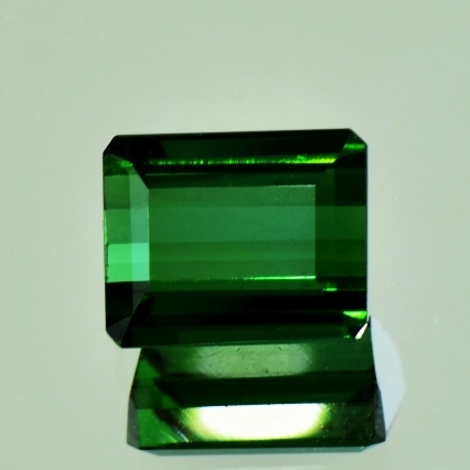 Verdelith, Achteck facettiert (2,53 ct.) aus Brasilien Verdelith, Achteck facettiert (2,53 ct.) aus Brasilien