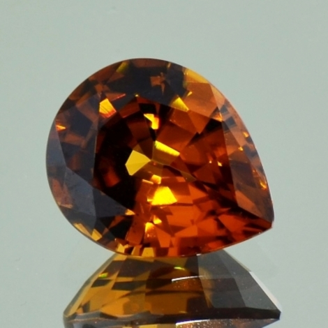 Zirkon, Tropfen facettiert (5,35 ct.) aus Tansania Zirkon, Tropfen facettiert (5,35 ct.) aus Tansania