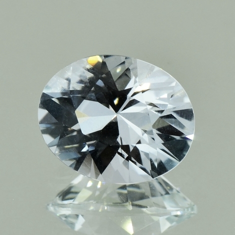 Topas, Oval facettiert (7,12 ct.) aus Nigeria (Plateau State) Topas, Oval facettiert (7,12 ct.) aus Nigeria (Plateau State)
