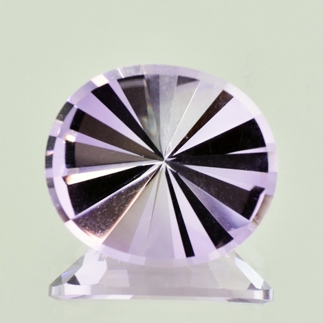 Amethyst, Design-Oval facettiert (24,93 ct.) aus Brasilien Amethyst, Design-Oval facettiert (24,93 ct.) aus Brasilien