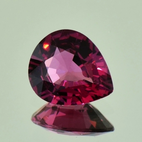 Rhodolite pear 2.99 ct Rhodolite pear 2.99 ct
