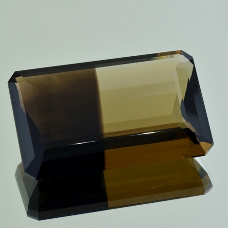 Rauchquarz octagon bicolor 171,89 ct Rauchquarz octagon bicolor 171,89 ct