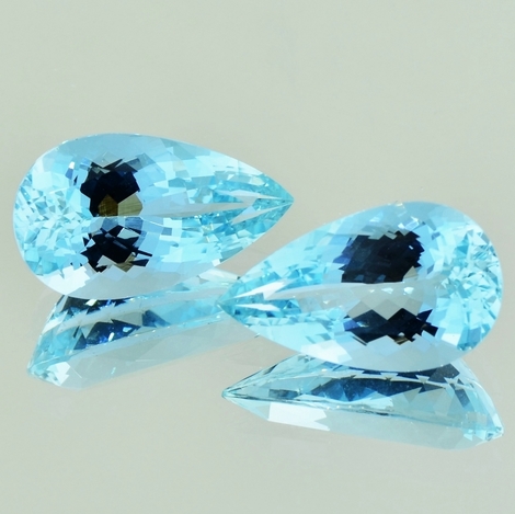 Aquamarin Duo, Tropfen facettiert (12,10 ct.) aus Brasilien (Minas Gerais) Aquamarin Duo, Tropfen facettiert (12,10 ct.) aus Brasilien (Minas Gerais)