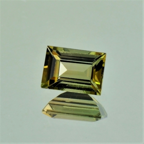 Turmalin, Rechteck facettiert (1,36 ct.) aus Madagaskar Turmalin, Rechteck facettiert (1,36 ct.) aus Madagaskar