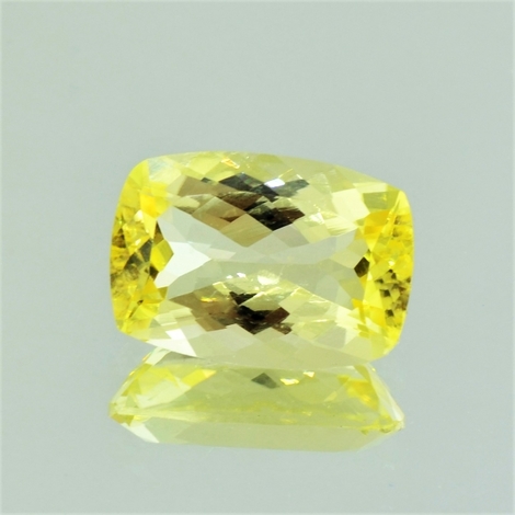 Skapolith, Antikoval facettiert (8,26 ct.) aus Tansania Skapolith, Antikoval facettiert (8,26 ct.) aus Tansania