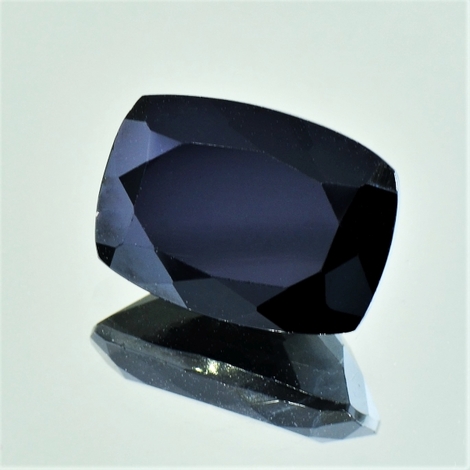 Spinell, Antikoval facettiert (12,55 ct.) aus Thailand (Kanchanaburi) Spinell, Antikoval facettiert (12,55 ct.) aus Thailand (Kanchanaburi)