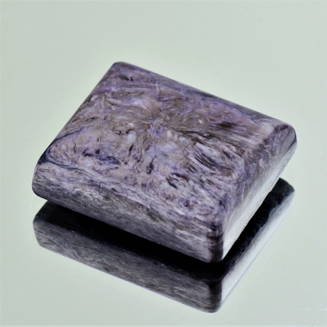 Charoit, Rechteck (44,80 ct.) aus Russland Charoit, Rechteck (44,80 ct.) aus Russland