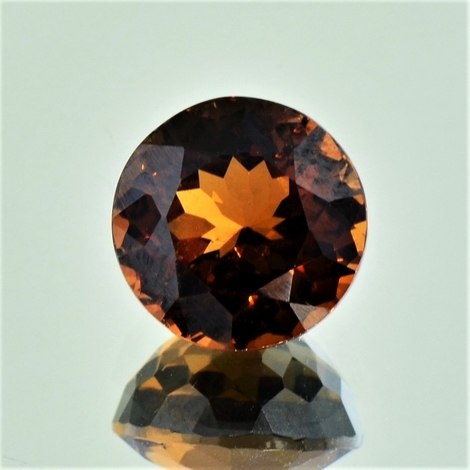 Enstatit, Rund facettiert (6,44 ct.) aus Tansania Enstatit, Rund facettiert (6,44 ct.) aus Tansania