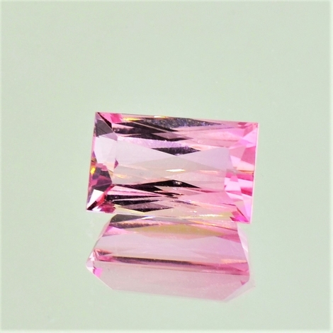 Turmalin, Rechteck facettiert (3,20 ct.) aus Brasilien Turmalin, Rechteck facettiert (3,20 ct.) aus Brasilien