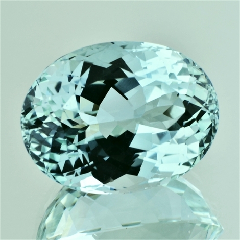 Topaz oval helles-blaugrün 76.55 ct Topaz oval helles-blaugrün 76.55 ct