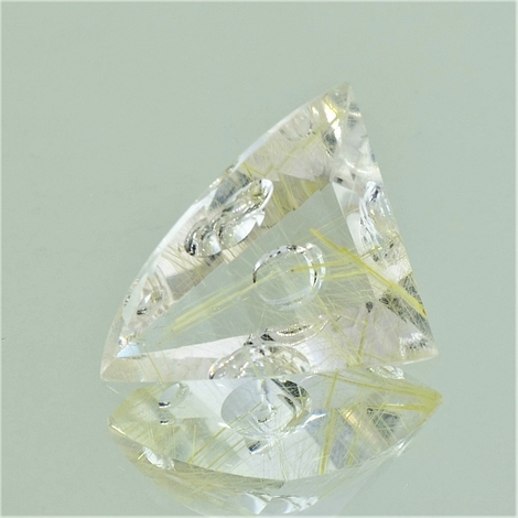 Rutilquarz, Triangel facettiert (9,42 ct.) aus Brasilien Rutilquarz, Triangel facettiert (9,42 ct.) aus Brasilien