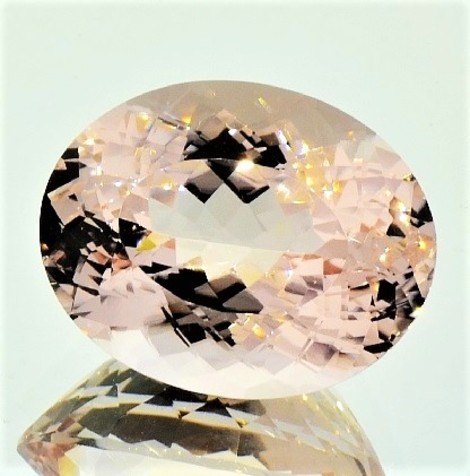 Morganit, Oval facettiert (12,36 ct.) aus Brasilien (Minas Gerais) Morganit, Oval facettiert (12,36 ct.) aus Brasilien (Minas Gerais)