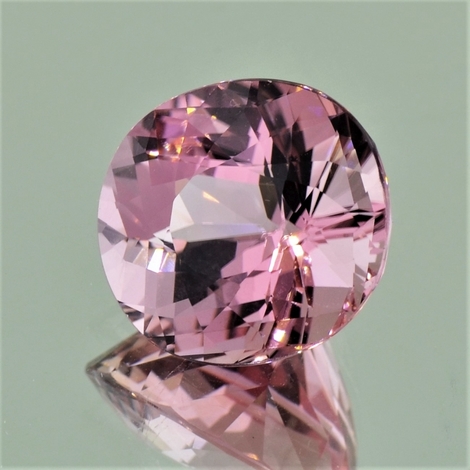 Turmalin, Oval facettiert (11,71 ct.) aus Brasilien Turmalin, Oval facettiert (11,71 ct.) aus Brasilien