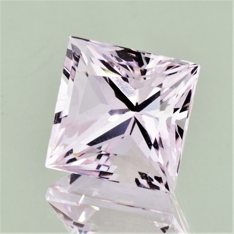 Morganite princess 21.59 ct Morganite princess 21.59 ct