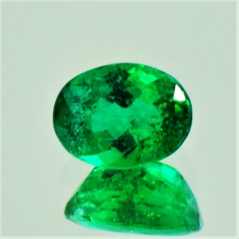 Smaragd, Oval facettiert (1,42 ct.) aus Brasilien (Bahia, Campo Formosa) Smaragd, Oval facettiert (1,42 ct.) aus Brasilien (Bahia, Campo Formosa)