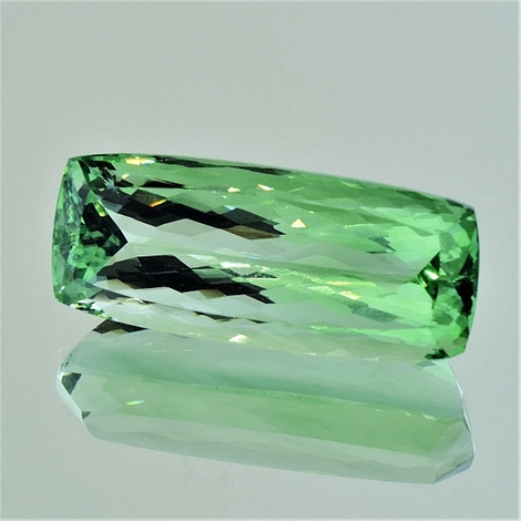 Prasiolith, Antik facettiert (47,23 ct.) aus Brasilien Prasiolith, Antik facettiert (47,23 ct.) aus Brasilien