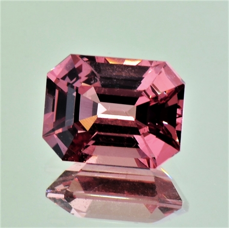 Spinel octagon pinkish orange 5.74 ct