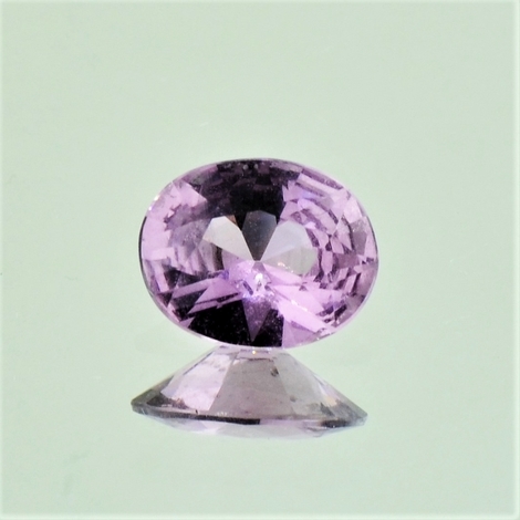 Spinell, Oval facettiert (1,23 ct.) aus Burma (Myanmar) Spinell, Oval facettiert (1,23 ct.) aus Burma (Myanmar)