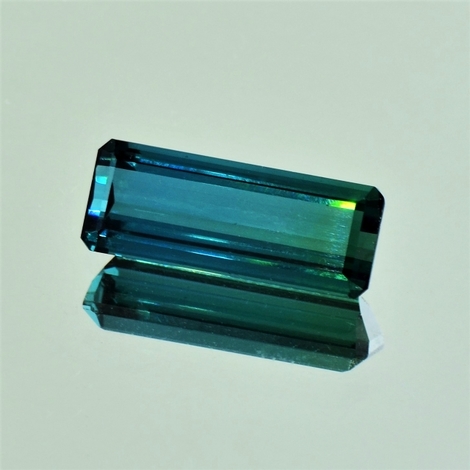 Indigolith, Achteck facettiert (4,48 ct.) aus Brasilien Indigolith, Achteck facettiert (4,48 ct.) aus Brasilien